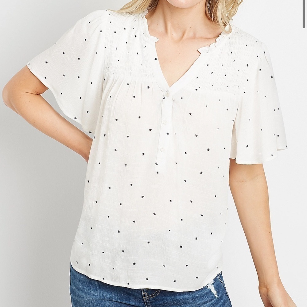 Maurices White Star Flutter Sleeve Button Front Top Small